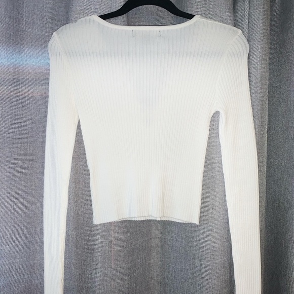 Lace up long sleeve crop top - Picture 2 of 2